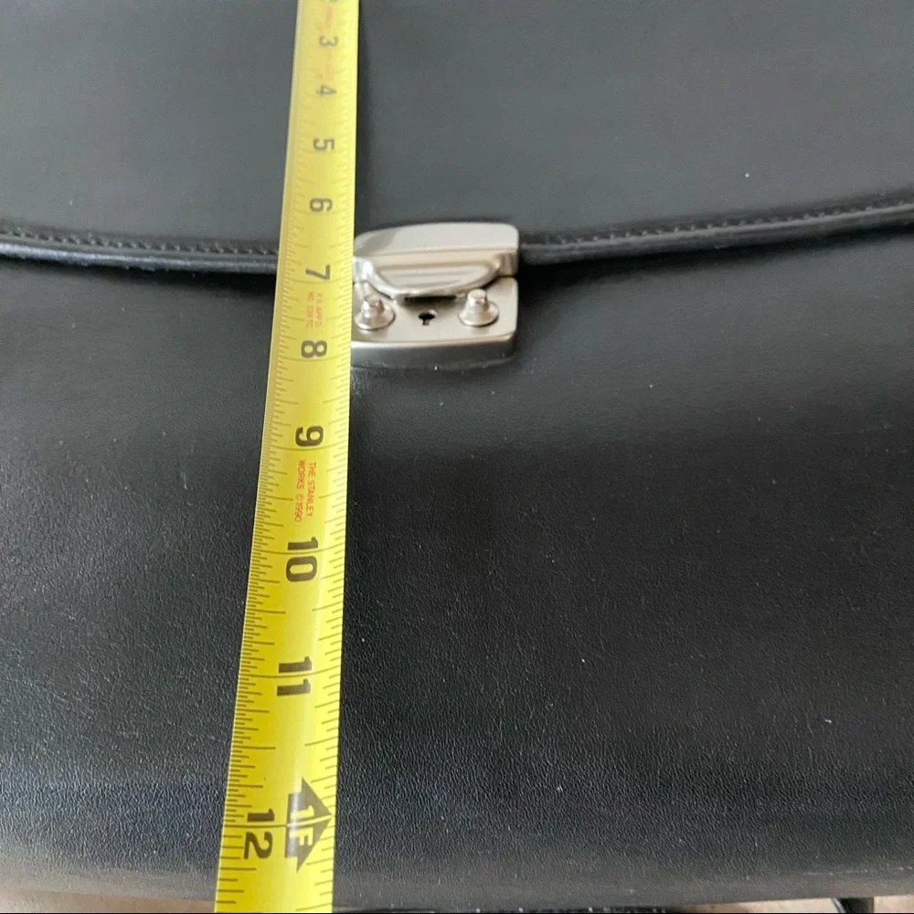 Tumi Black Leather Crossbody Messenger Bag Lock and Keys included. - Picture 12 of 12